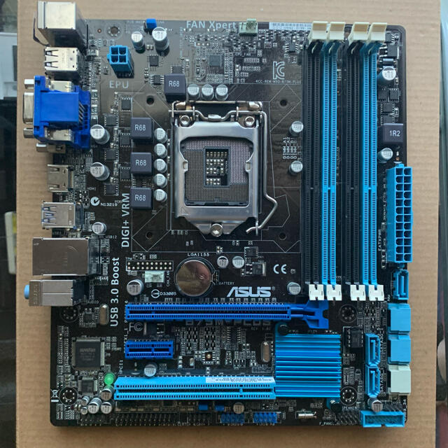 ASUS(エイスース)のASUS B75M-plus マザーボード ソケットLGA1155 スマホ/家電/カメラのPC/タブレット(PCパーツ)の商品写真