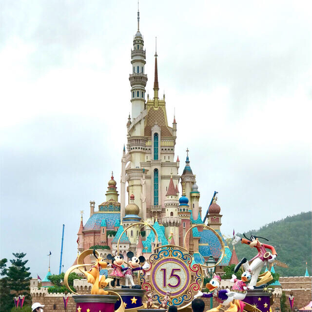 Disney(ディズニー)の香港ディズニーランド15周年記念 iPhone12/12pro対応スマホケース スマホ/家電/カメラのスマホアクセサリー(iPhoneケース)の商品写真