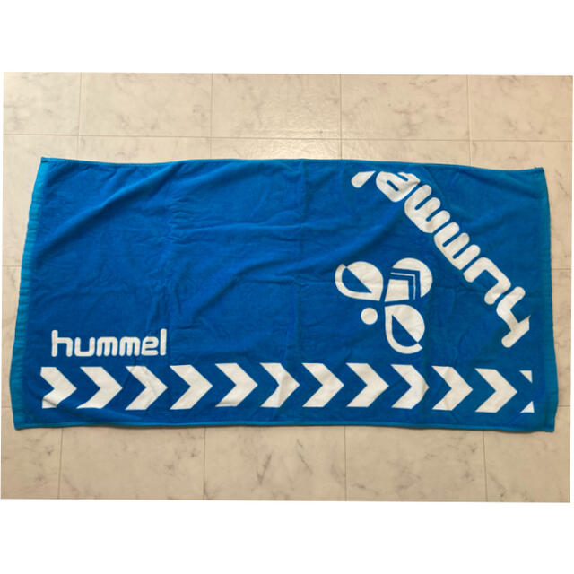 hummel(ヒュンメル)のスポーツタオル スポーツ/アウトドアのサッカー/フットサル(その他)の商品写真