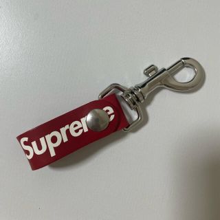 シュプリーム(Supreme)の10月末まで！【送料込み】supreme キーホルダー　赤(キーホルダー)