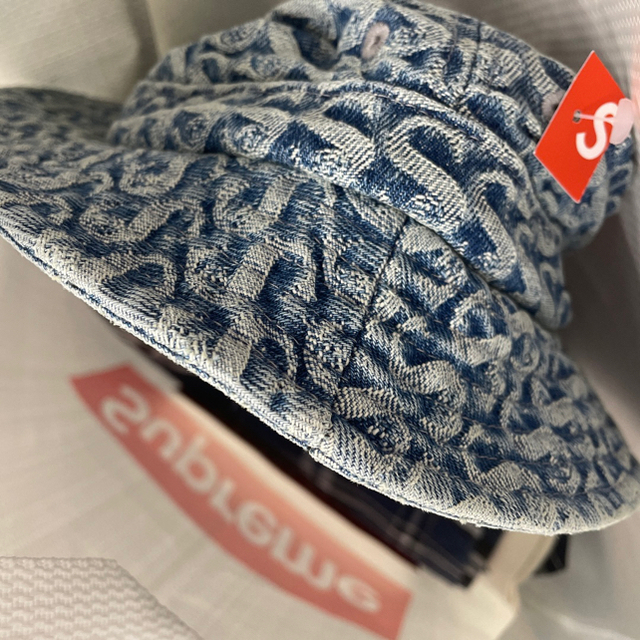 Supreme(シュプリーム)のsupreme Monogram Denim Crusher S/M メンズの帽子(ハット)の商品写真