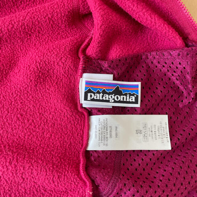 patagonia(パタゴニア)の【AB19様】Patagonia フリース&GAP刺繍ブラウス キッズ/ベビー/マタニティのキッズ服女の子用(90cm~)(ジャケット/上着)の商品写真