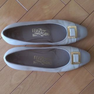 サルヴァトーレフェラガモ(Salvatore Ferragamo)のフェラガモ　パンプス（汚れあり）(ハイヒール/パンプス)