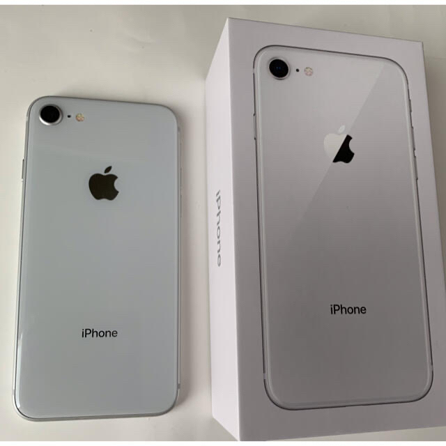 美品】iPhone8、64GB シルバー SIMフリー 【お年玉セール特価】 www
