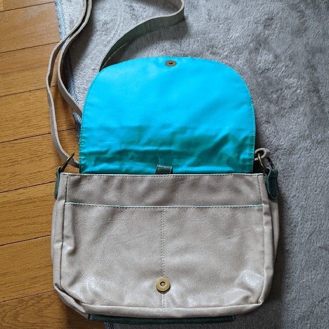 POU DOU DOU(プードゥドゥ)のPOUDOUDOU とりさんバッグ【専用】 レディースのバッグ(ショルダーバッグ)の商品写真