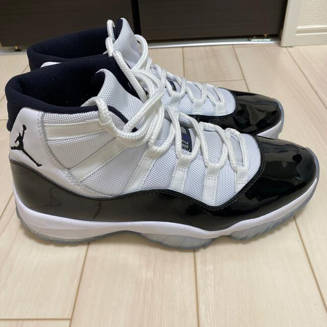 AIR JORDAN11