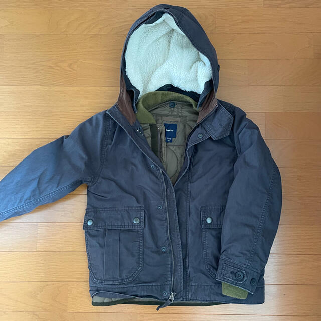 GAP Kids(ギャップキッズ)の値下げ　GAPkids ミリタリージャケット 130cm 3WAY グレー キッズ/ベビー/マタニティのキッズ服男の子用(90cm~)(ジャケット/上着)の商品写真