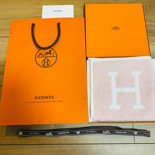 Hermes(エルメス)の新品　エルメス　HERMES タオルハンカチ　ハンドタオル レディースのファッション小物(ハンカチ)の商品写真