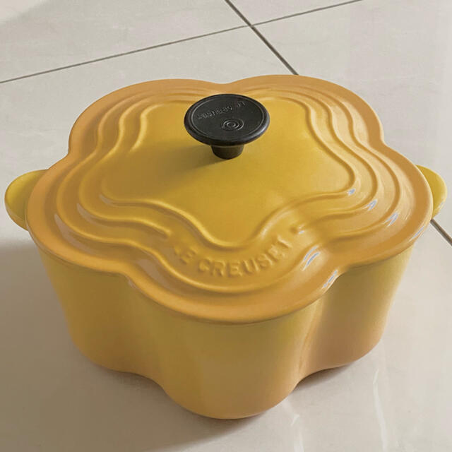 ★新品★ル・クルーゼ ココット・フルール ディジョンイエロー 鍋LECREUSET