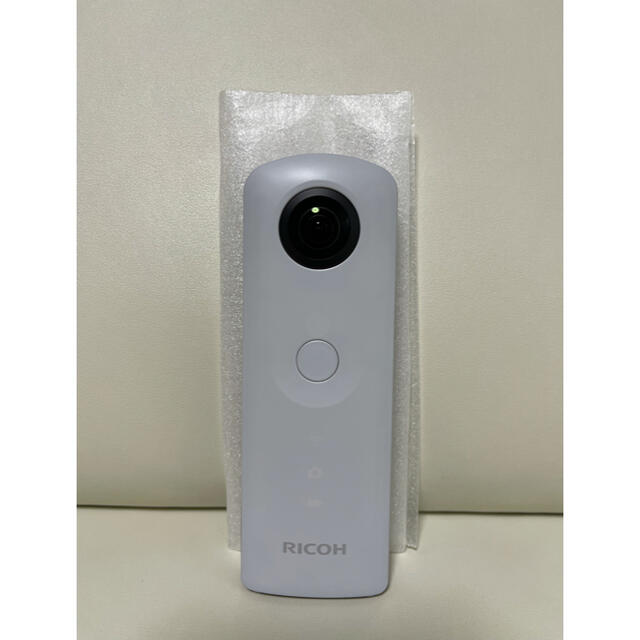 RICOH(リコー)のRICOH THETA SC 360°全天球カメラ スマホ/家電/カメラのカメラ(コンパクトデジタルカメラ)の商品写真