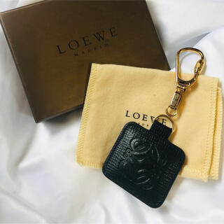 LOEWE - LOEWE ロエベ クラッチバッグ レッド Tポーチ 新品未使用 セカンドバッグの通販｜ラクマ