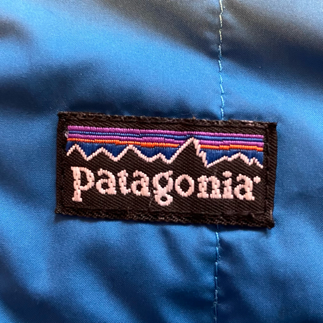 patagonia(パタゴニア)のpatagonia パタゴニア リバーシブル ダウン 80 90 18M キッズ/ベビー/マタニティのベビー服(~85cm)(ジャケット/コート)の商品写真