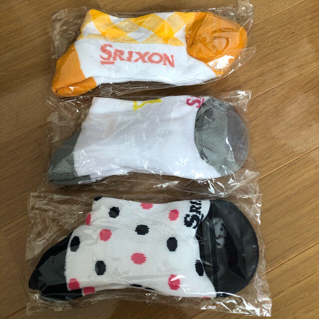 Srixon(スリクソン)の⭐︎新品・未使用⭐︎ スリクソン　テニスソックス スポーツ/アウトドアのテニス(ウェア)の商品写真