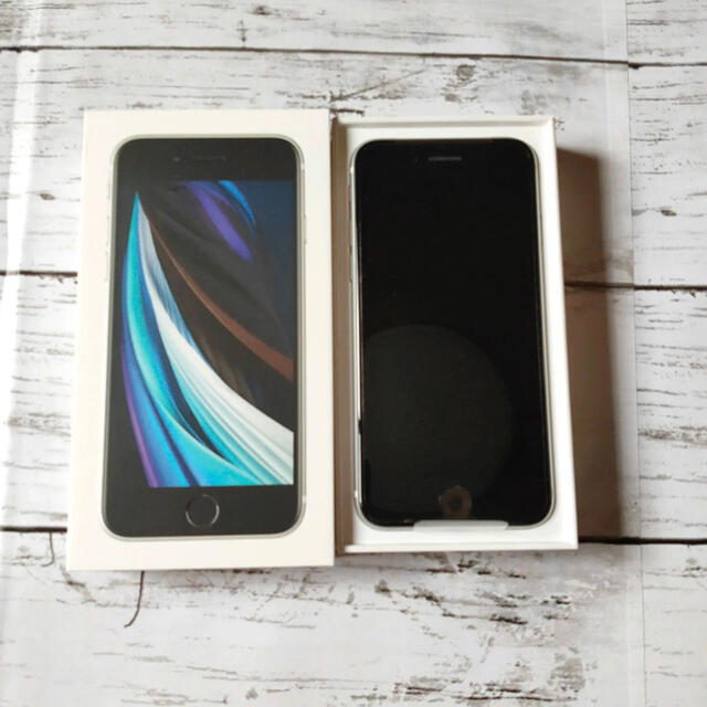 即納】 iPhone SE(第二世代)Red SE iPhone 第二世代 64GB au au SIM