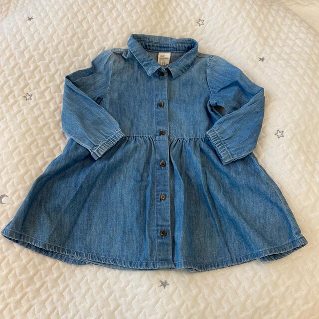 H&M(エイチアンドエム)の【美品】H&M デニムワンピース 80cm キッズ/ベビー/マタニティのベビー服(~85cm)(ワンピース)の商品写真