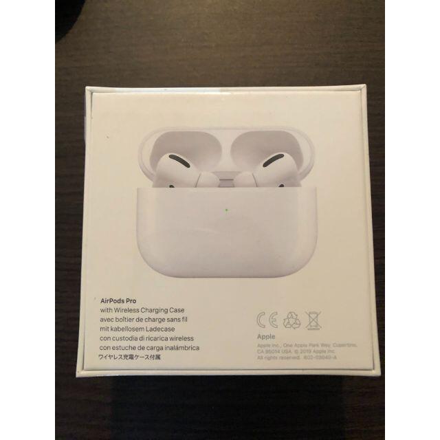 Apple(アップル)のAirPods pro MWP22J/Aエアポッズプロ Apple ２個セット スマホ/家電/カメラのオーディオ機器(ヘッドフォン/イヤフォン)の商品写真