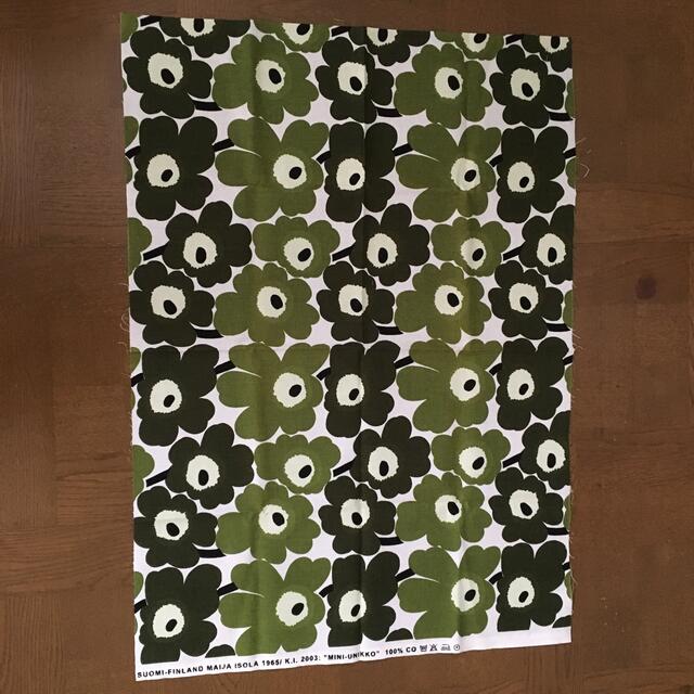 marimekko(マリメッコ)のマリメッコ　ウニッコ  はぎれ　約73×51cm ハンドメイドの素材/材料(生地/糸)の商品写真