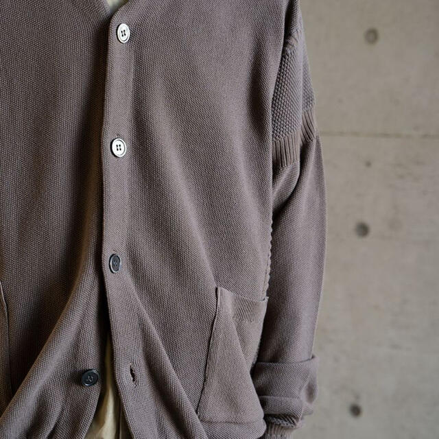 COMOLI(コモリ)のyashiki Soyokaze Cardigan(MOCHA) サイズ2 メンズのトップス(カーディガン)の商品写真