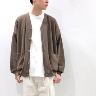 コモリ(COMOLI)のyashiki Soyokaze Cardigan(MOCHA) サイズ2(カーディガン)