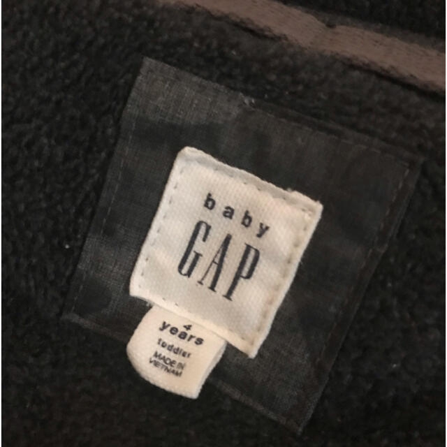 babyGAP(ベビーギャップ)のbabyGap  迷彩柄ベスト　4 キッズ/ベビー/マタニティのキッズ服男の子用(90cm~)(ジャケット/上着)の商品写真