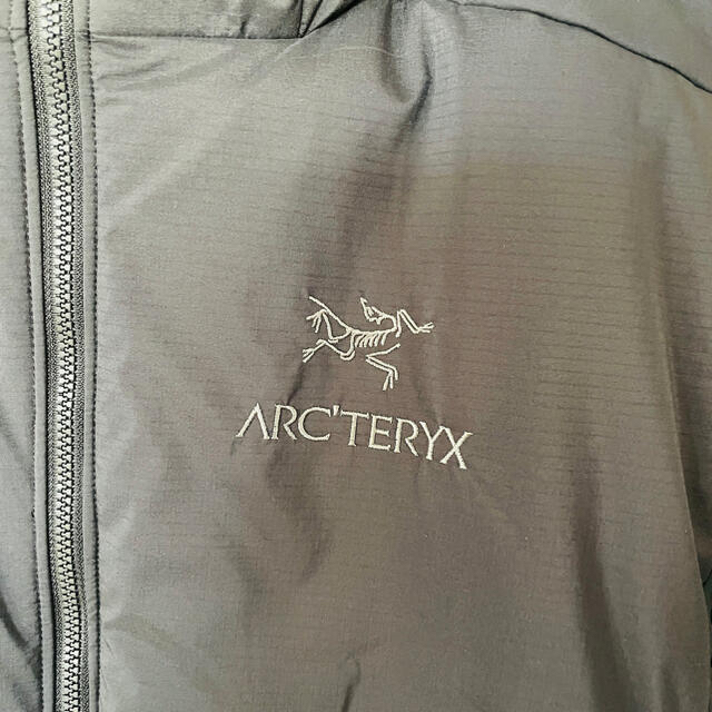 ARC'TERYX(アークテリクス)のアークテリクス アトムARフーディ　Atom AR Hoody ブラック　S メンズのジャケット/アウター(マウンテンパーカー)の商品写真