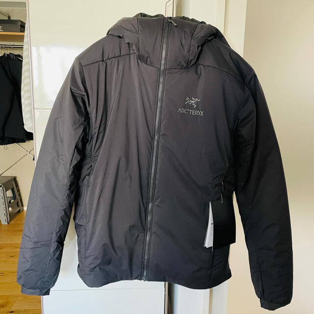 ARC'TERYX(アークテリクス)のアークテリクス アトムARフーディ　Atom AR Hoody ブラック　S メンズのジャケット/アウター(マウンテンパーカー)の商品写真