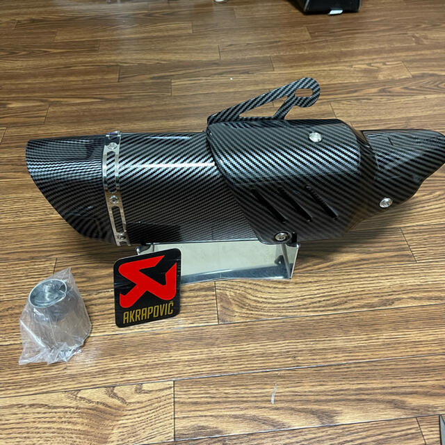 AKRAPOVIC R1 カーボン スリップオンマフラー