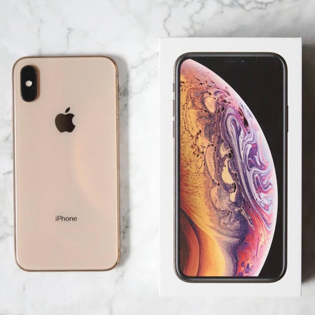 Apple(アップル)のiPhoneXS 256GB Gold SIMフリー 付属品完備【即日発送OK】 スマホ/家電/カメラのスマートフォン/携帯電話(スマートフォン本体)の商品写真