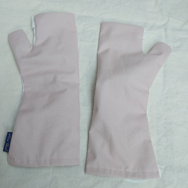 ロサブラン　アームシェード　アームカバー　ピンク　白 レディースのファッション小物(手袋)の商品写真