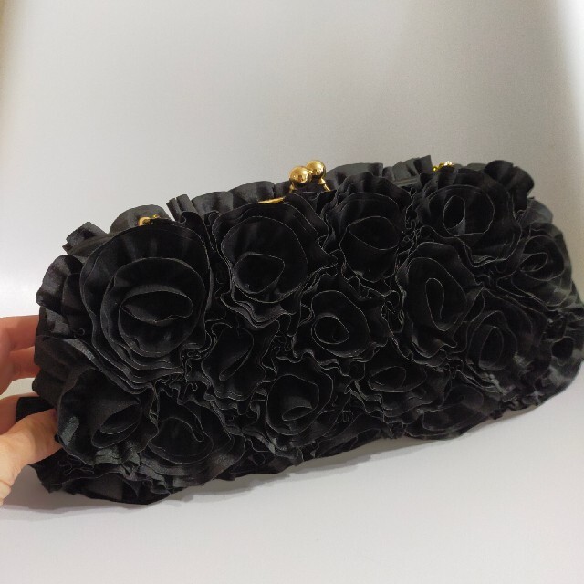 ROSE BUD(ローズバッド)のローズバッド　黒バラパーティーバッグ レディースのバッグ(ハンドバッグ)の商品写真