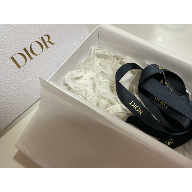 Christian Dior(クリスチャンディオール)のディオール  コスメ　お箱　リボンセット レディースのバッグ(ショップ袋)の商品写真