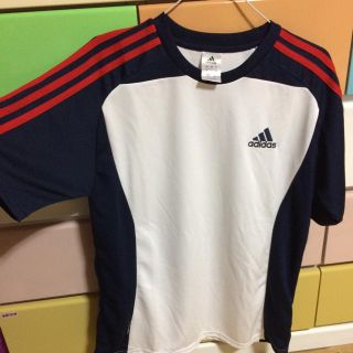 アディダス(adidas)のアディダスTシャツ(Tシャツ/カットソー(半袖/袖なし))