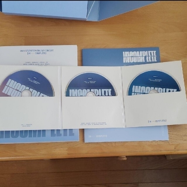 SEVENTEEN(セブンティーン)のma_JMH様専用  CONCERT <IN-COMPLETE> DVD エンタメ/ホビーのDVD/ブルーレイ(アイドル)の商品写真