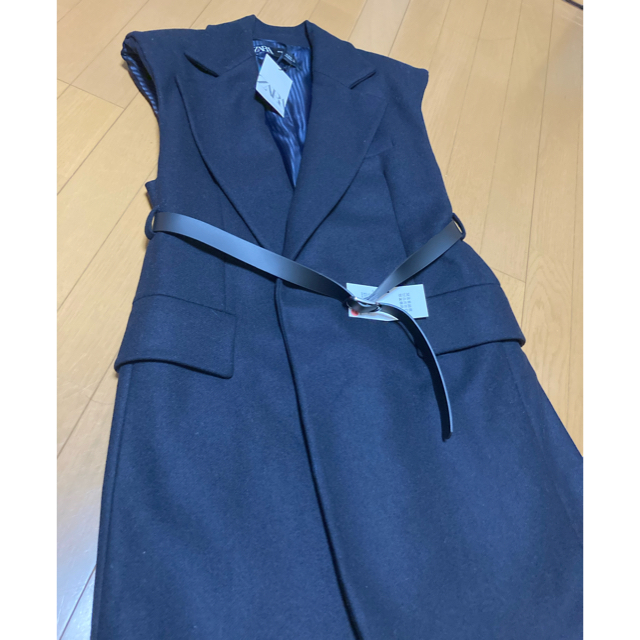 ZARA(ザラ)の新品未使用　ZARA ショルダーパット　ウールブレンドベスト レディースのトップス(ベスト/ジレ)の商品写真