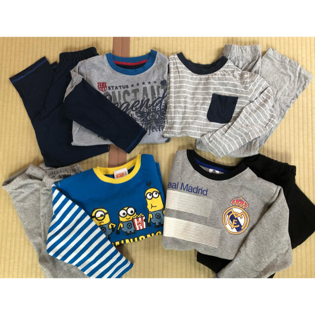 男の子　130センチ　パジャマ　長袖　秋冬　上下4点セット キッズ/ベビー/マタニティのキッズ服男の子用(90cm~)(パジャマ)の商品写真