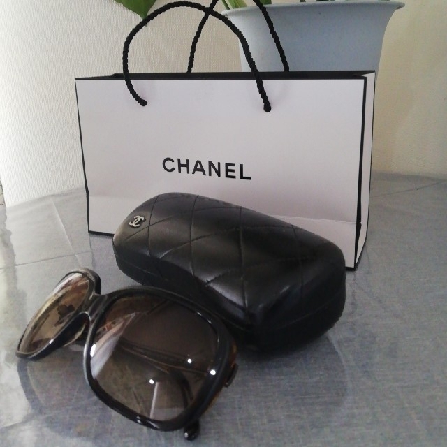 CHANEL(シャネル)のお値下げしました♪CHANELのサングラス レディースのファッション小物(サングラス/メガネ)の商品写真