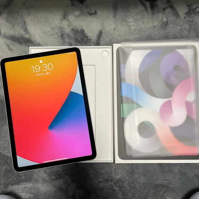 予約】 Apple - iPad Air 第4世代 Wi-Fiモデル 64G シルバー