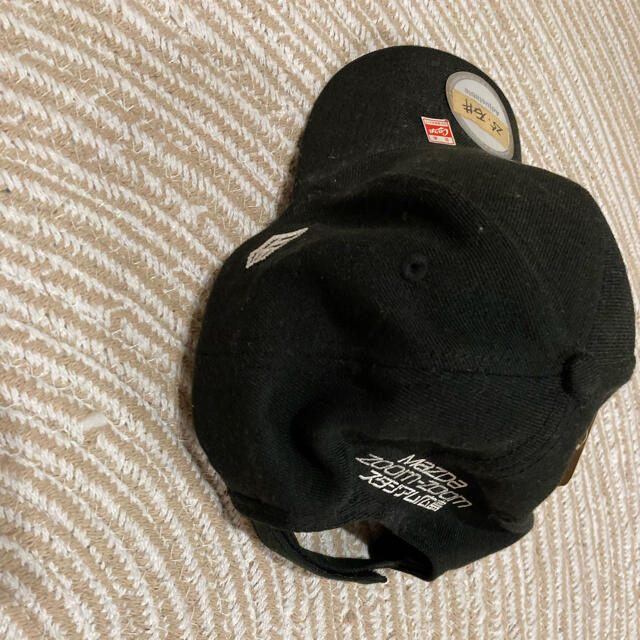 NEW ERA(ニューエラー)のカープ　石井琢朗直筆サイン入りキャップ スポーツ/アウトドアの野球(記念品/関連グッズ)の商品写真