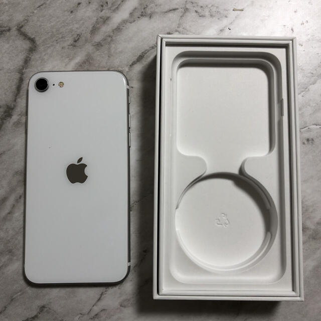 セール新品 Apple iPhone se 第二世代 SIMロック解除 スマホ/家電