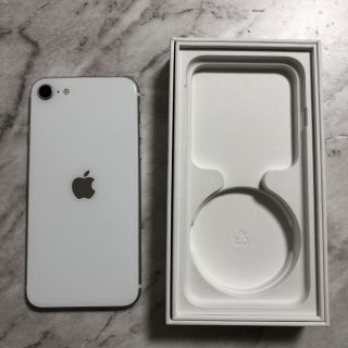 アイフォーン(iPhone)のApple iPhone se 第二世代　SIMロック解除(スマートフォン本体)