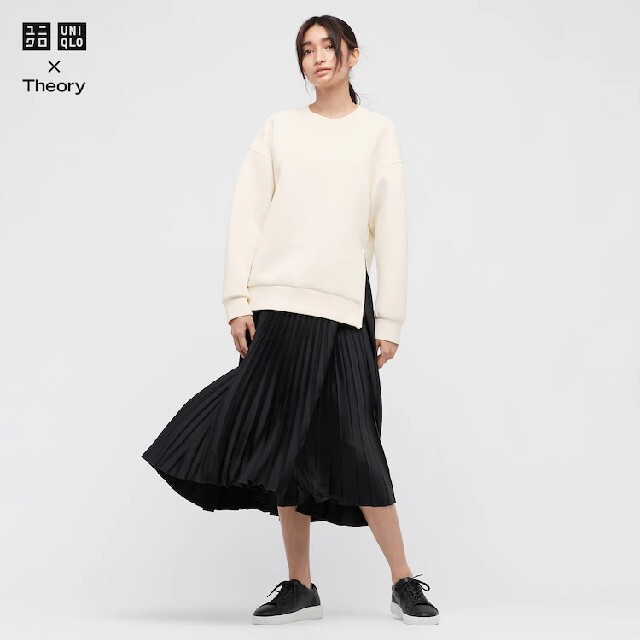 UNIQLO(ユニクロ)のユニクロ　theory　プリーツラップスカートM レディースのスカート(ロングスカート)の商品写真