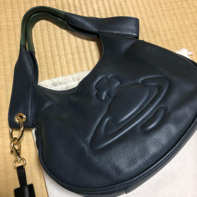 Vivienne Westwood(ヴィヴィアンウエストウッド)のVivienne Westwood ショルダーバッグ　オーブ　宇宙　フリンジ レディースのバッグ(ショルダーバッグ)の商品写真