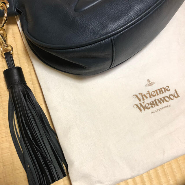 Vivienne Westwood(ヴィヴィアンウエストウッド)のVivienne Westwood ショルダーバッグ　オーブ　宇宙　フリンジ レディースのバッグ(ショルダーバッグ)の商品写真