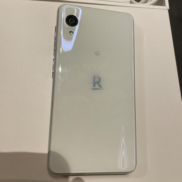 Rakuten(ラクテン)の楽天mini ホワイト スマホ/家電/カメラのスマートフォン/携帯電話(スマートフォン本体)の商品写真