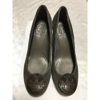 トリーバーチ(Tory Burch)のトリーバーチ　パンプス　カーキ　スエード　(ハイヒール/パンプス)