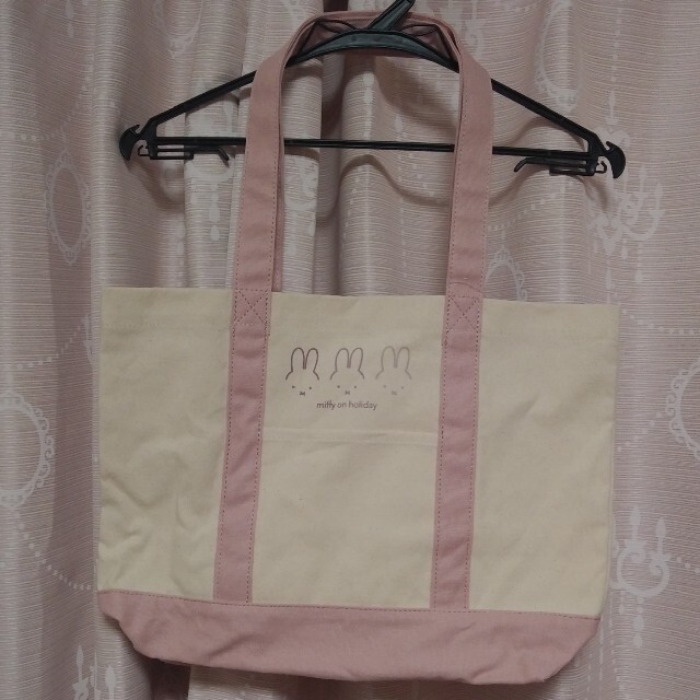 しまむら(シマムラ)のmiffy on holiday🐰キャンバストートバッグ レディースのバッグ(トートバッグ)の商品写真