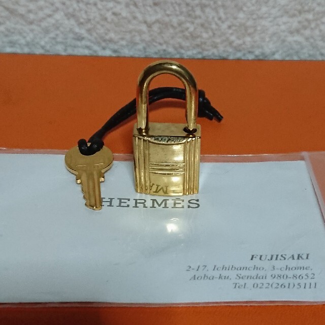 HERMES ゴールド カデナパドロック南京錠鍵付き！