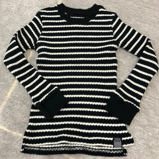 リブボーダーニット　長袖ボーダートップス　130 美品 キッズ/ベビー/マタニティのキッズ服女の子用(90cm~)(ニット)の商品写真