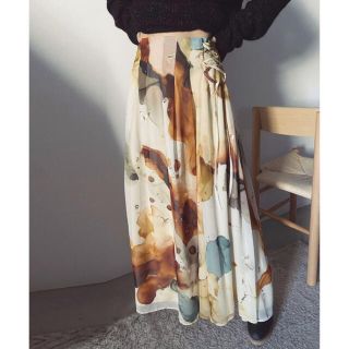 アメリヴィンテージ(Ameri VINTAGE)のAmeri UNDRESSED AMELIA INK ART SKIRT(ロングスカート)