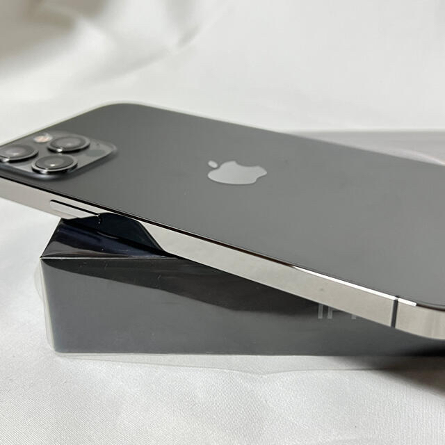 Apple(アップル)の【美品】Apple iPhone12Pro 512GB グラファイトSIMフリー スマホ/家電/カメラのスマートフォン/携帯電話(スマートフォン本体)の商品写真